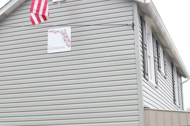 Photo - 523 East St Unidad 523