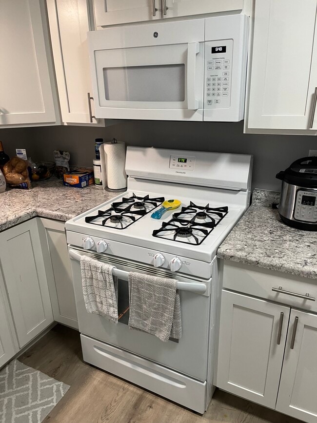 4131 Oakwood Ave Unit Oakwood Ave unit 2