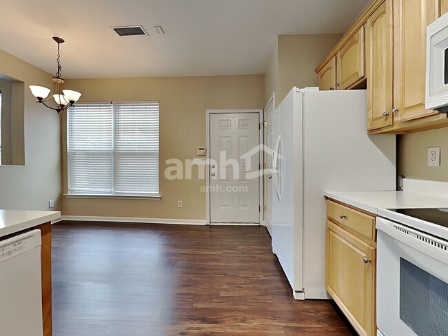 Photo - 13207 Meadowmere Rd