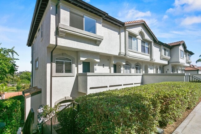 Building Photo - Updated Coastal Retreat in Laguna Niguel w... Unit 16i Rental