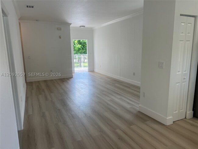 372 NE 26th Pl Unit 201