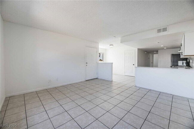 Photo - 5317 Redberry St