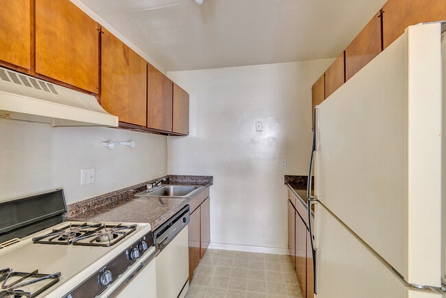 Photo - 535 Burgoyne Rd