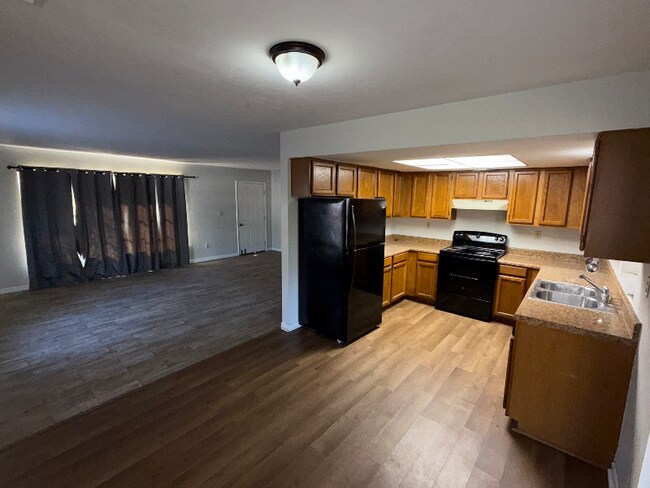 Photo - 68 Hardee St