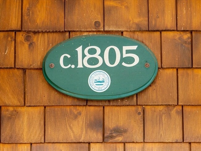 Photo - 141 Highland St