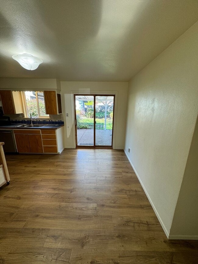 3 Bedroom 1 Bathroom House Located in SE... House Rental in