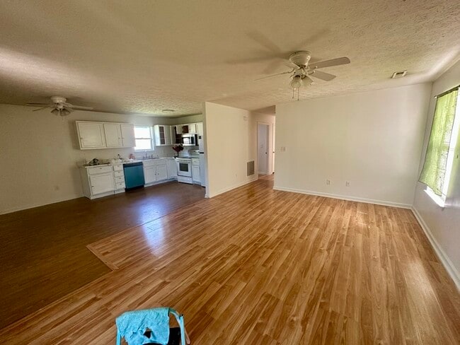 Photo - 2114 Martha St