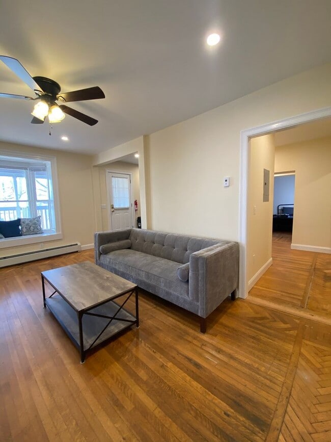 Building Photo - 416 Pearl St Unit 416 Pearl St #3