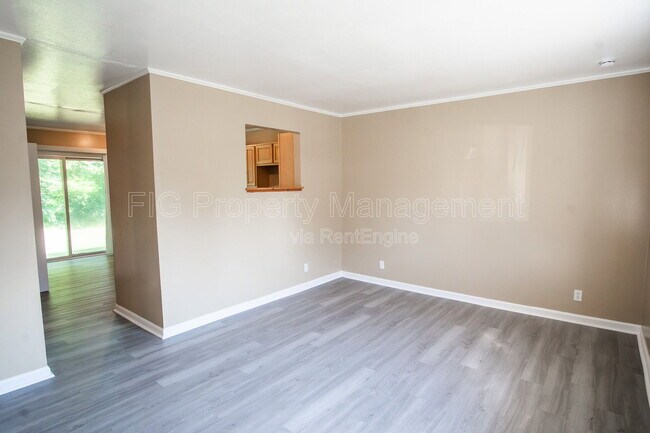 Photo - 113 Louella Dr