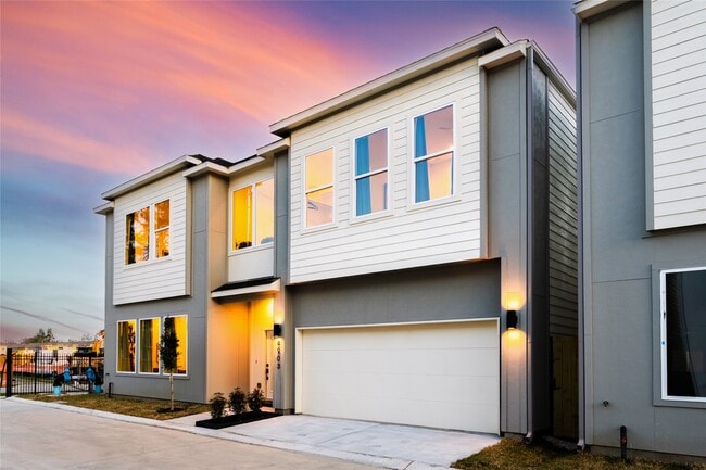 Building Photo - 8907 Knl Br Dr