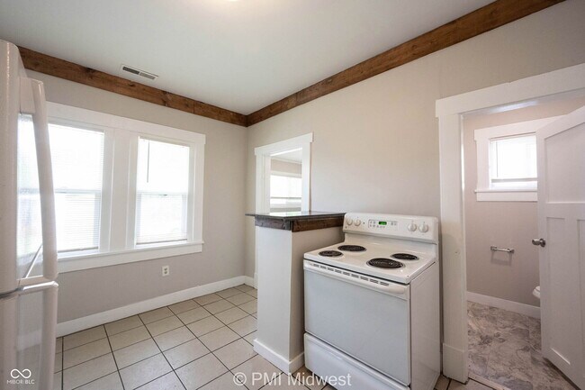 Photo - 521 N Gladstone Ave Unit B