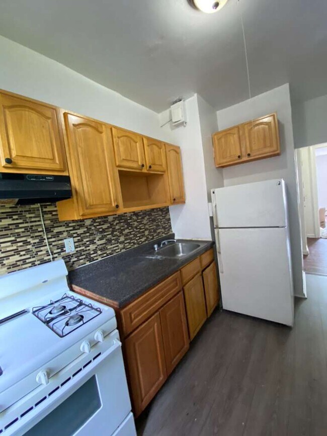 Building Photo - 1179 Yonkers Ave Unit 1