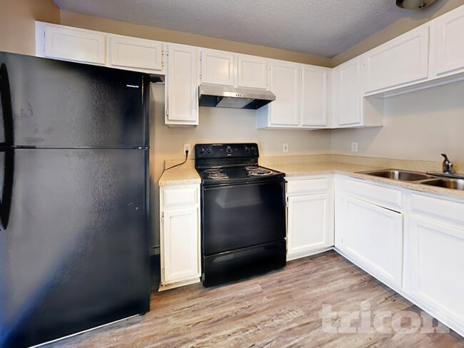 Photo - 3210 Kelling St