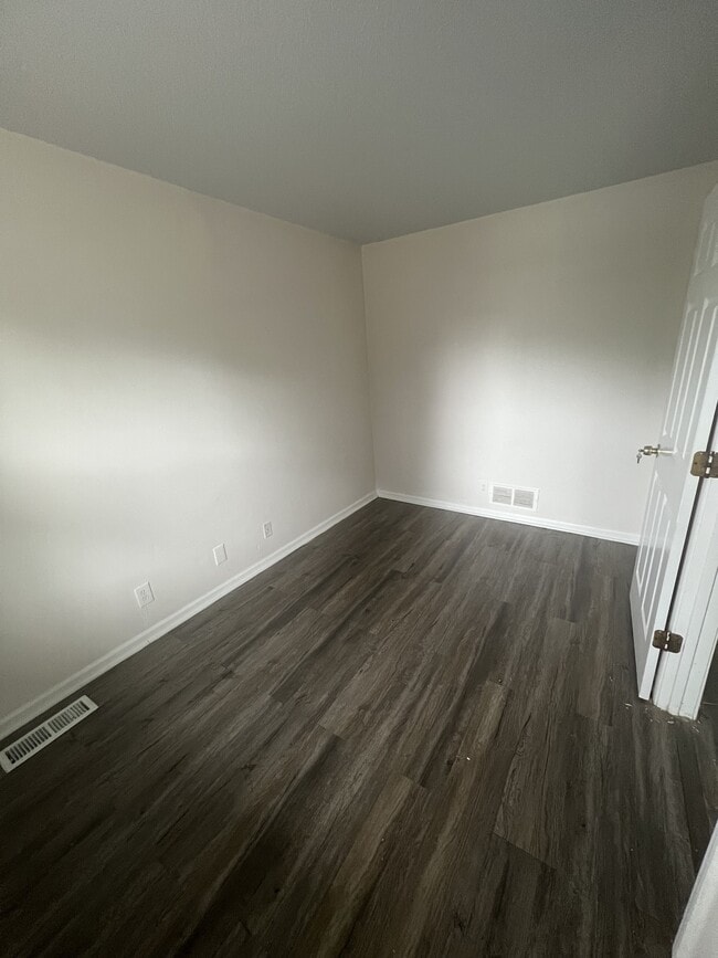 93 Atwater St W