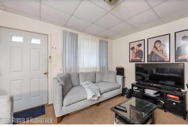 Photo - 215 Bellman St