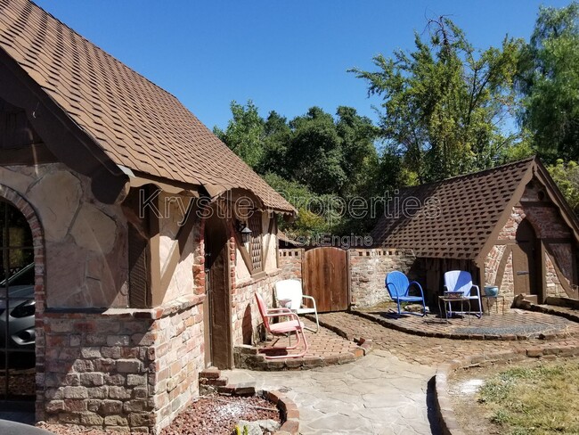 Building Photo - 50 Winslow Ave Unit B