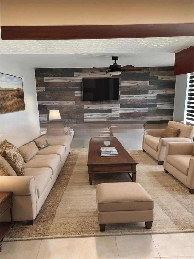 Building Photo - 600 NW 214th St Unit 105