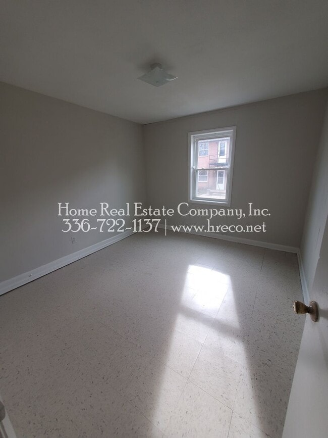 Photo - 613 W Twenty-Third St Unit 613-B