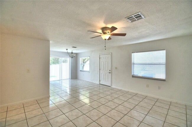 914 Grape Ave