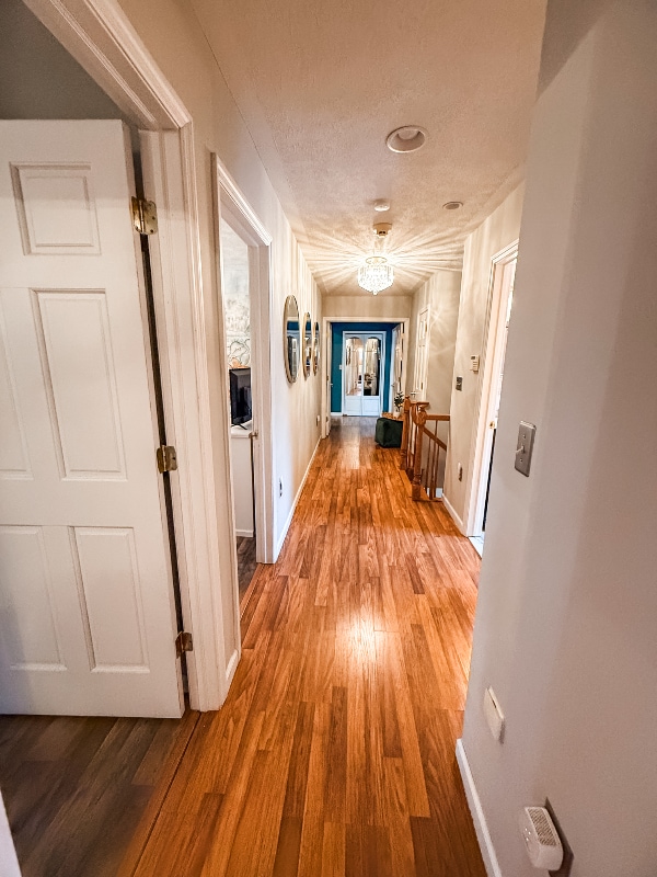 Photo - 102 Longfellow Close