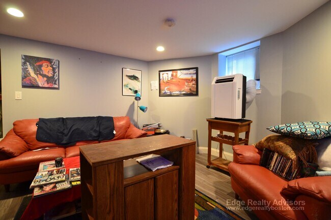 Photo - 7 Lothian Rd Unit 7