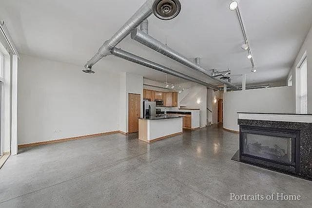 Photo - 1693 Town Center St