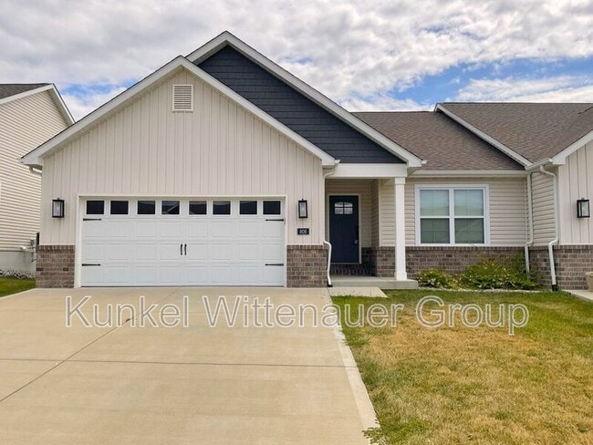 Building Photo - 806 Applewood Creek Dr Rental