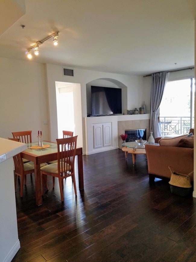 Building Photo - 13075 Pacific Promenade Unit 301