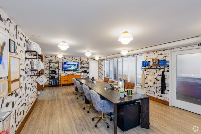 Leasing Office