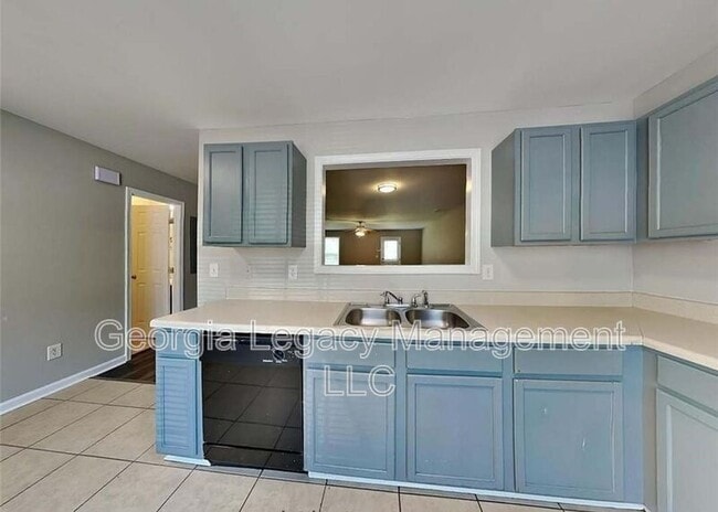 Photo - 407 Maple Way