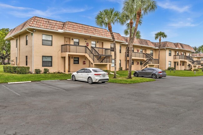 Photo - 6808 Palmetto Cir S Condo Unit 202