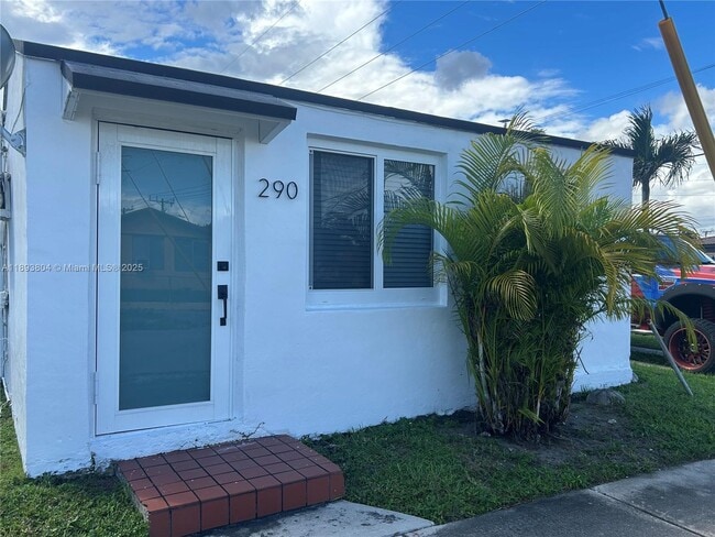 Building Photo - 290 NW 45th Ave Unit 0