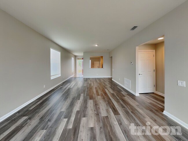 Photo - 5010 98th Ave E