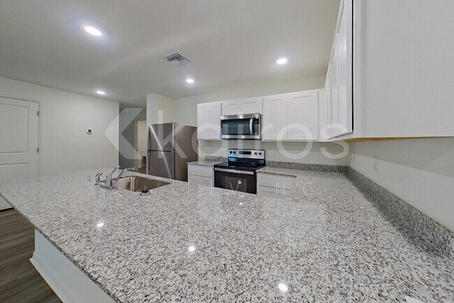 Photo - 2306 NW 20th Pl