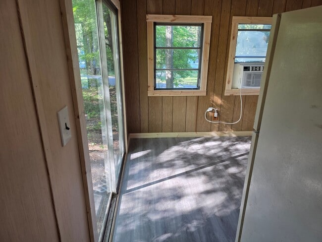 1112 Cox Lake Rd