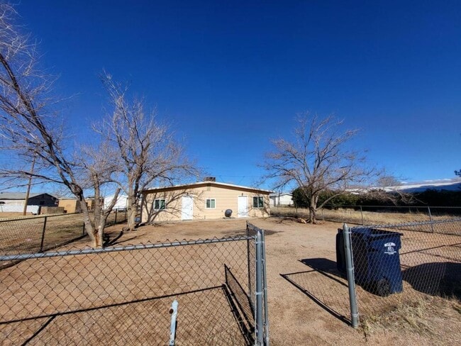 Building Photo - 3795 Lum Ave