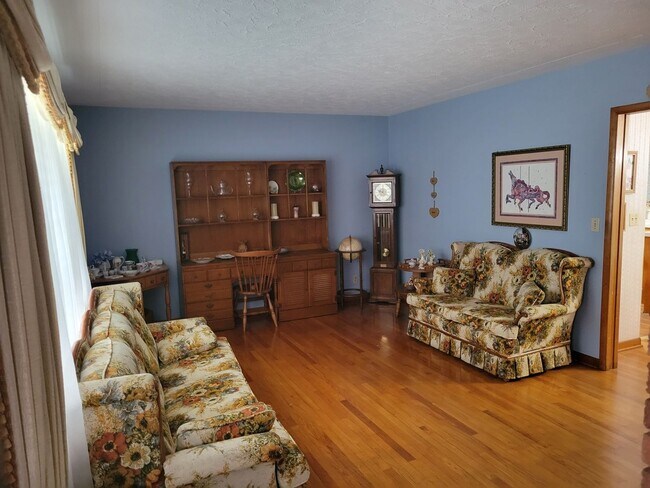 Photo - 7105 N 53rd St