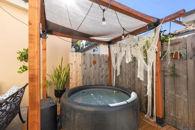 Photo - 1818 Diamond St