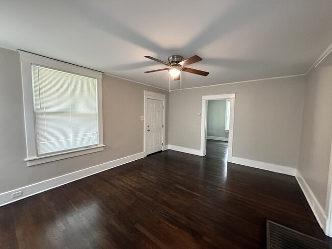 Photo - 3528 Bowen Ave