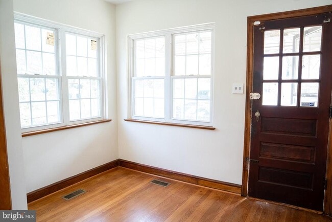 Photo - 110 Van Buren St NW