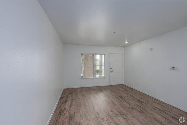 2BR, 1BA - 720SF - Living Room