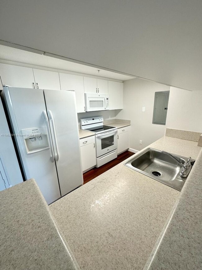 Building Photo - 816 NW 11th St Unit 509 Rental