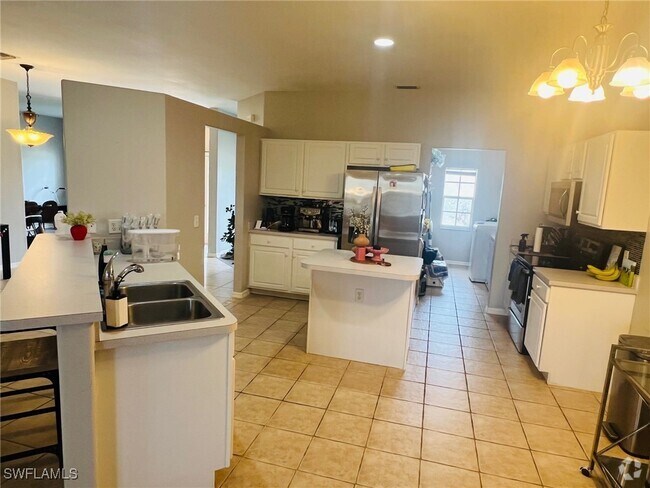 Building Photo - 1124 SW 45th St Rental