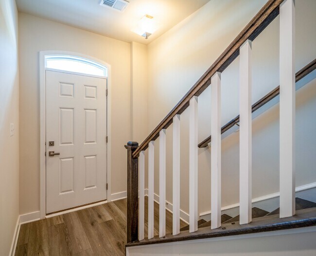 Photo - Brand New Luxury Town house for Rent!