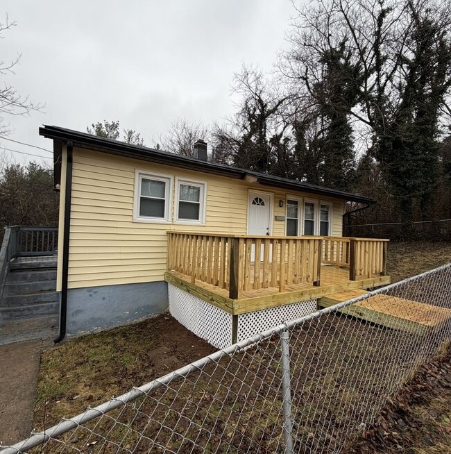 Photo - 1810 Laurel St