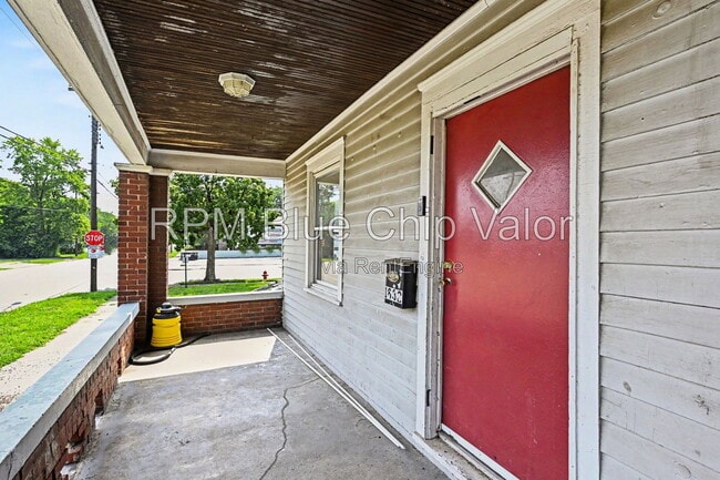 Photo - 1832 Woodlawn Ave