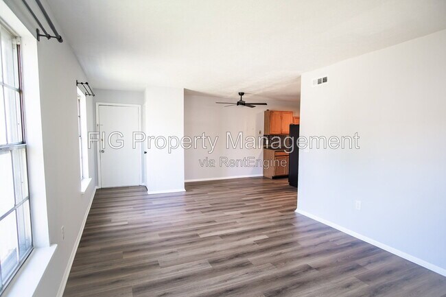 7500 Falling Leaves Cir NW Unit 4