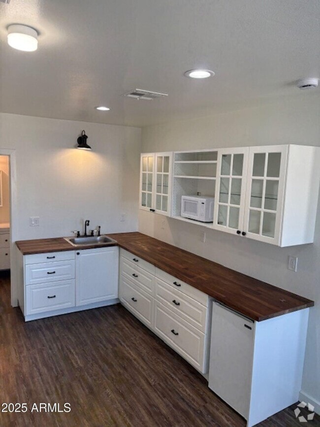 Building Photo - 4248 N 12th St Unit 4.75 Rental