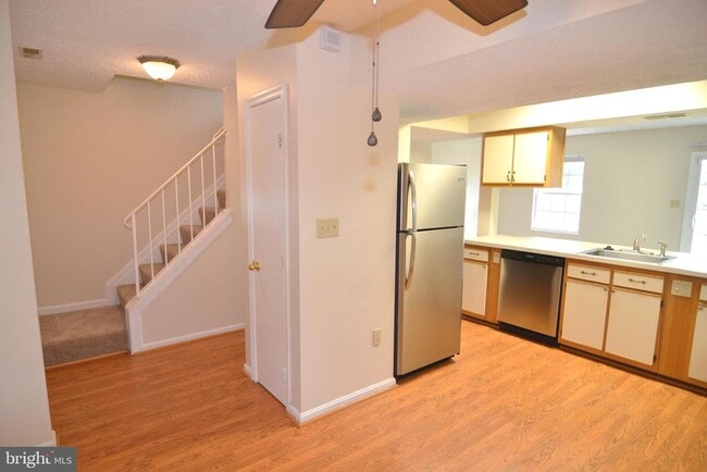 Building Photo - 46358 Columbus Dr Rental