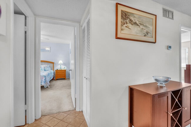 Photo - 210 Lake Evelyn Dr